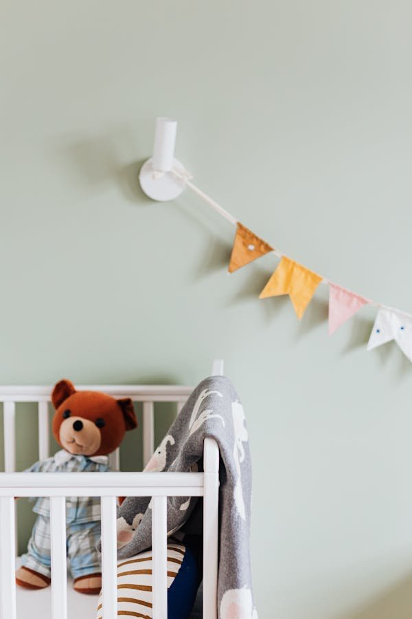 Papier peint chambre bébé : conseils pour un choix parfait